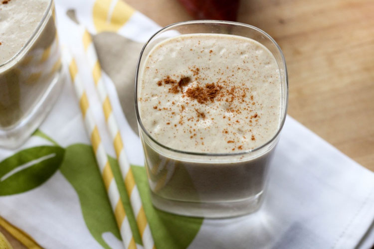 Oat, Pear & Cardamom Smoothie